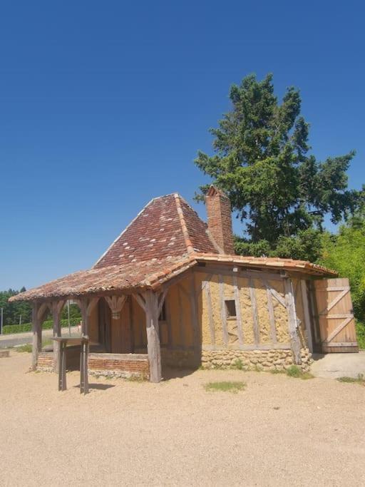 The Walnut Tree. Apartment Saint-Aulaye-Puymangou Exterior photo