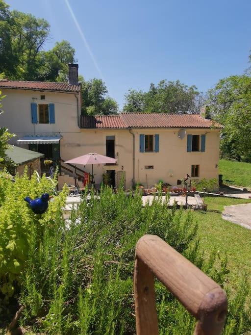The Walnut Tree. Apartment Saint-Aulaye-Puymangou Exterior photo