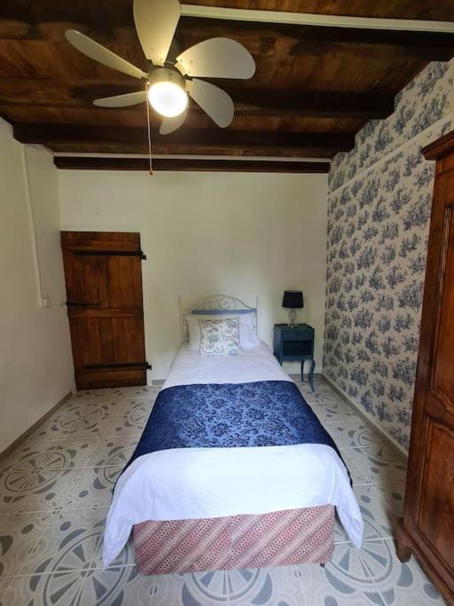 The Walnut Tree. Apartment Saint-Aulaye-Puymangou Exterior photo